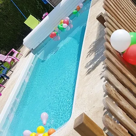 Elegante A Ottonville Avec Piscine Privee. Ottonville et Ricrange